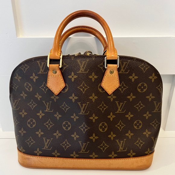 Louis Vuitton Alma - Picture 4 of 10